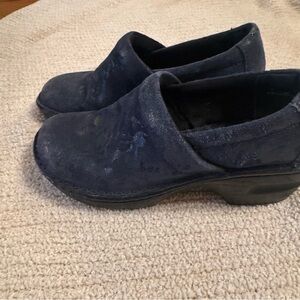 b.o.c. Dark Blue leather Clogs